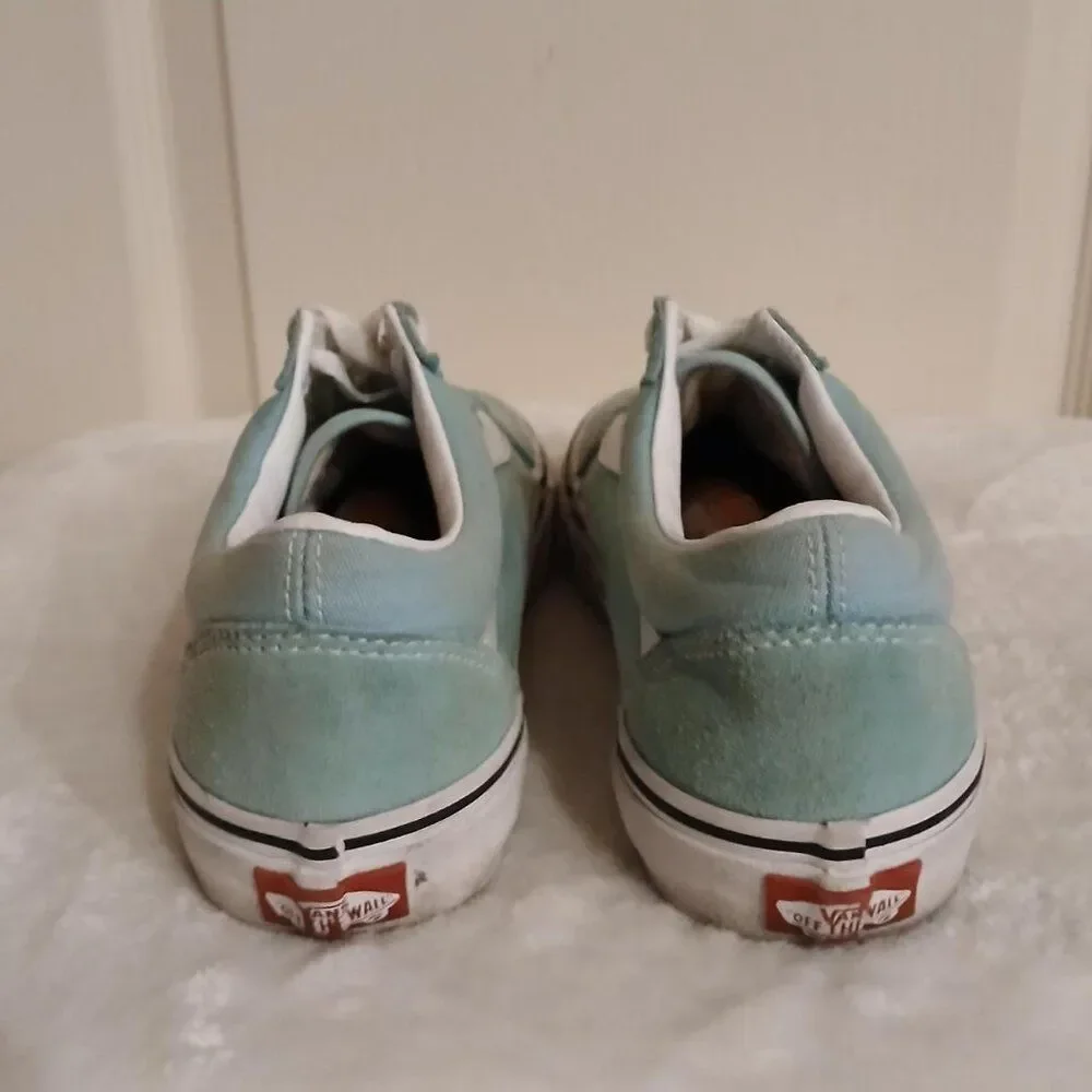 Light Blue or Aqua Vans Old Skool unisex sneakers in men's 6, women's 7.5